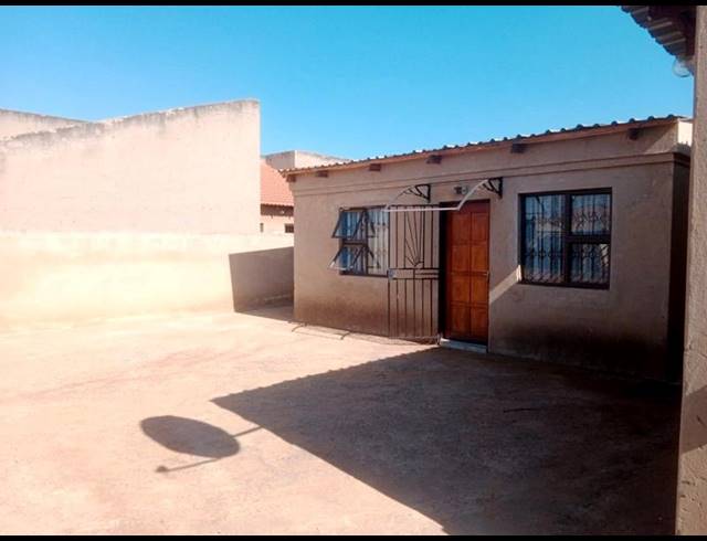 1 BEDROOM HOUSE FOR SALE IN VOSLOORUS